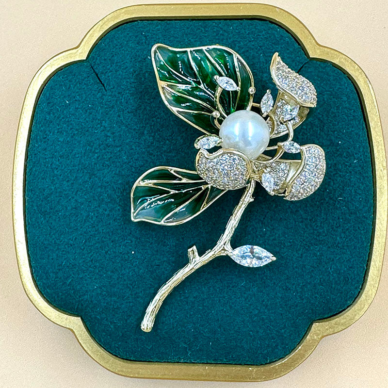 Green Leaf Pearl Flower Brooch