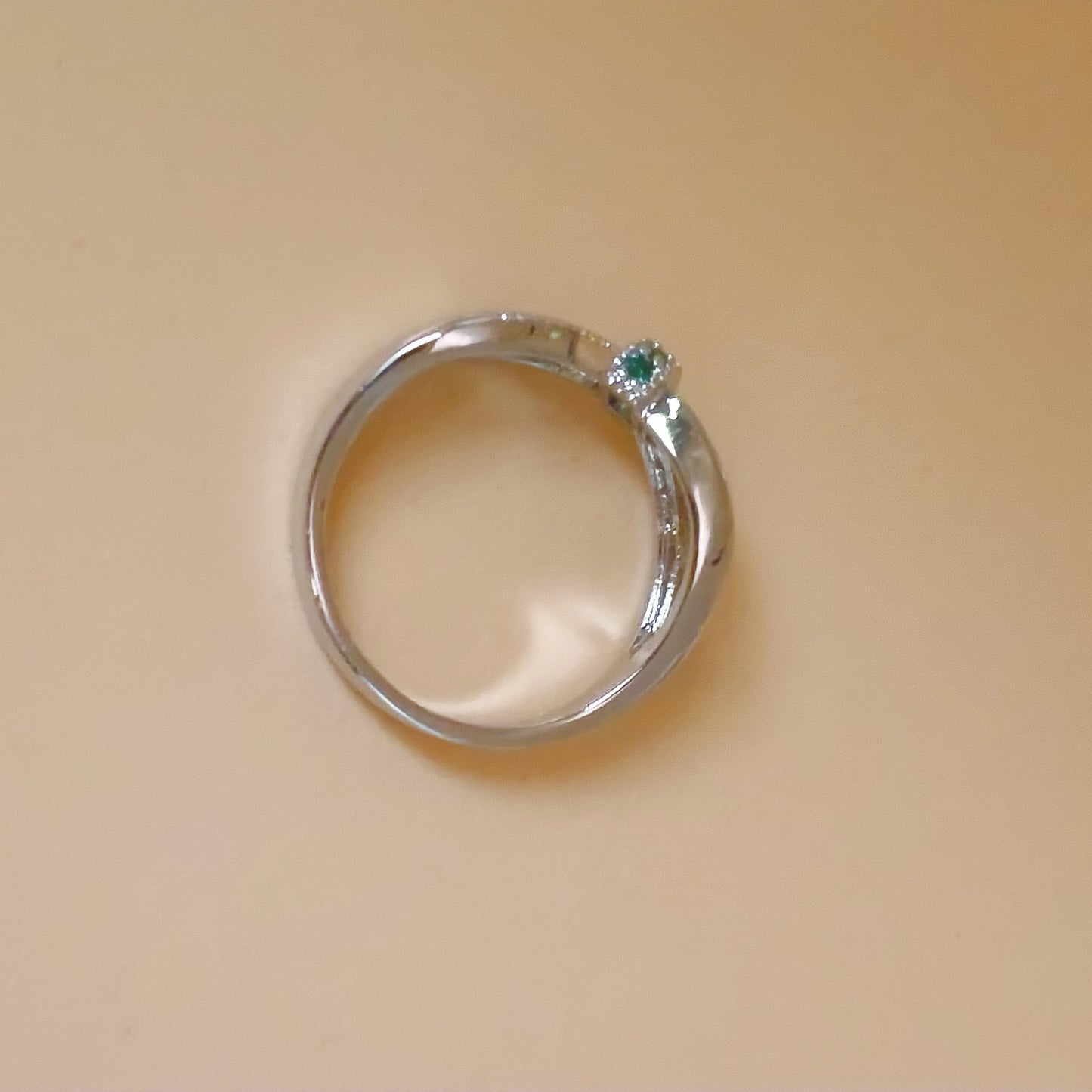 Green zirconia Bow Cross Ring