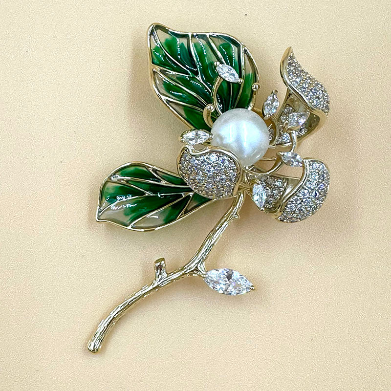 Green Leaf Pearl Flower Brooch