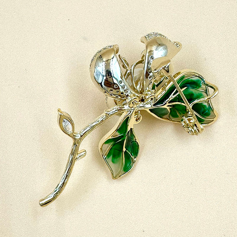 Green Leaf Pearl Flower Brooch