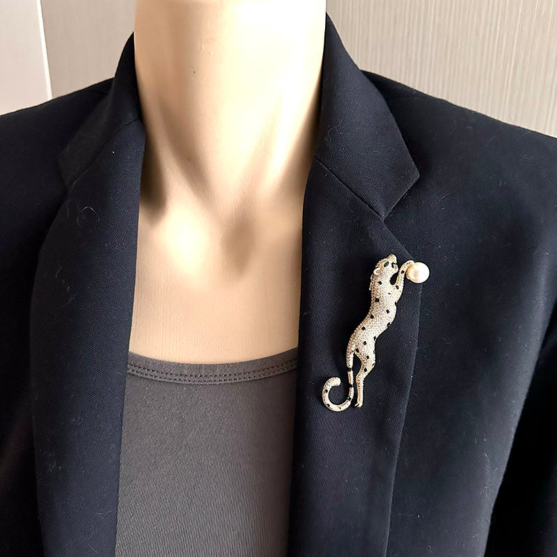 Crystal Leopard Pearl Brooch