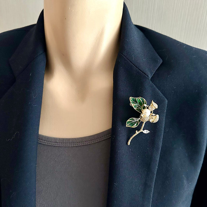 Green Leaf Pearl Flower Brooch