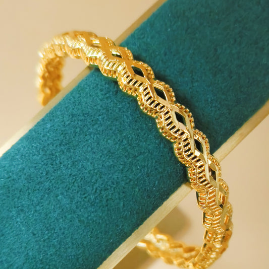 Elegant Gold Plated vintage Bangle