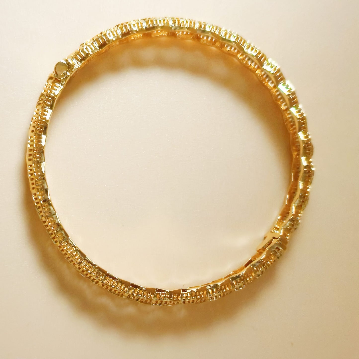 Elegant Gold Plated vintage Filigree Bangle