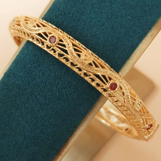 Elegant Gold Plated vintage Filigree Bangle with stones