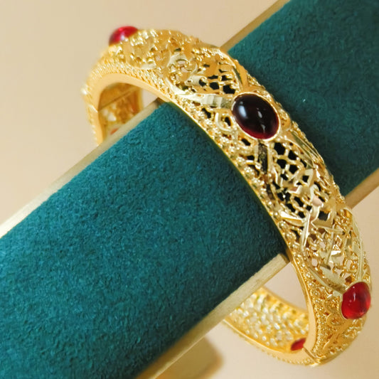 Lattice detail Gold plated Bangle with red stone