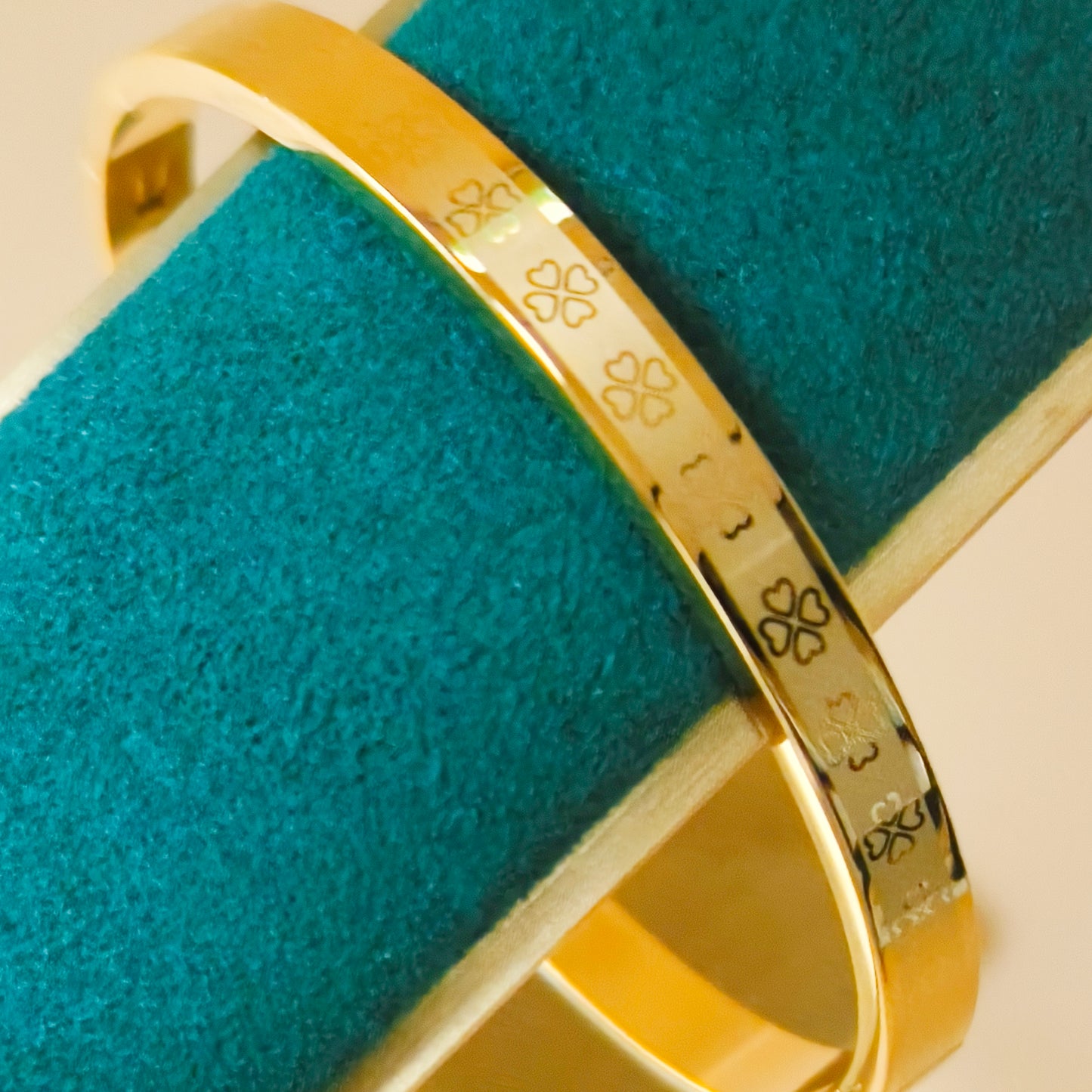 Clover gold plated bangle