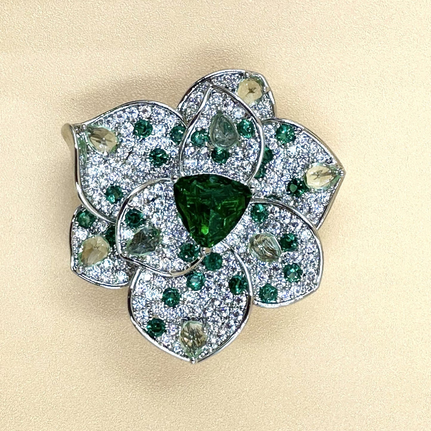 Magnetic Floral Brooch 820030
