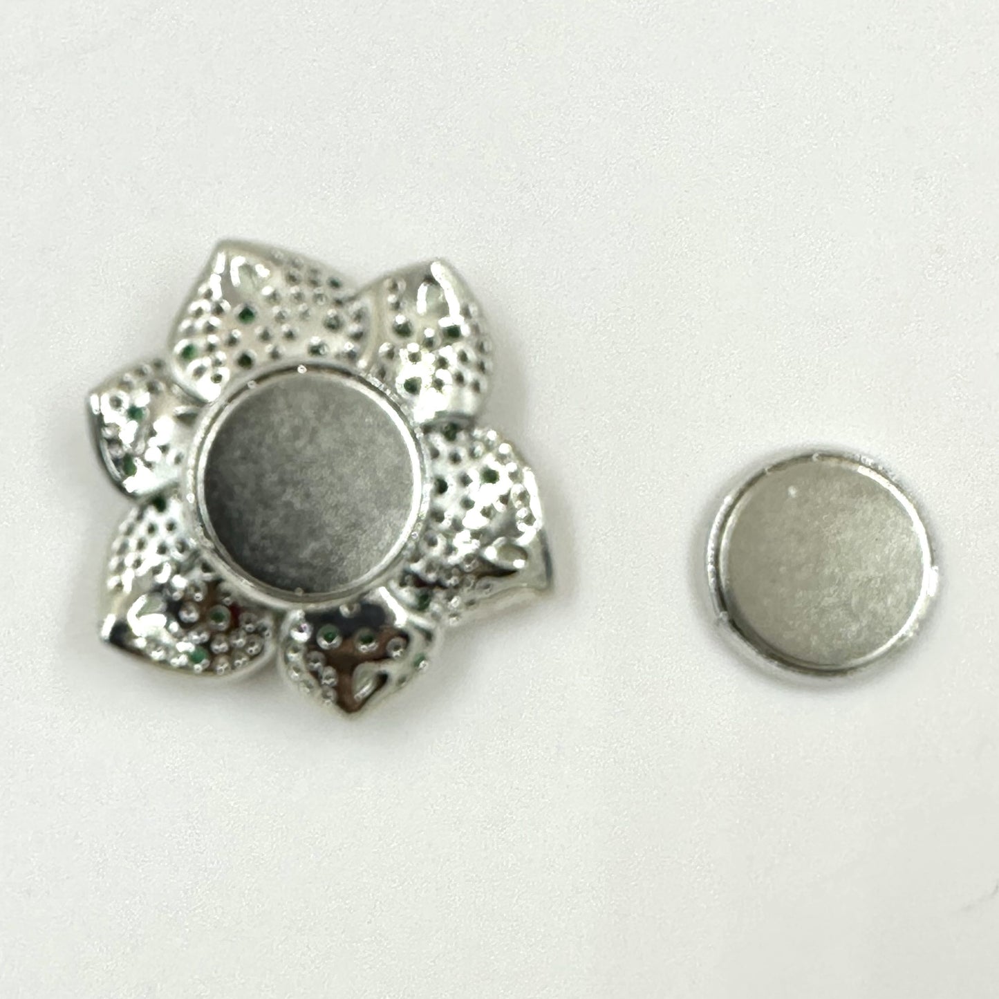 Magnetic Floral Brooch 820030