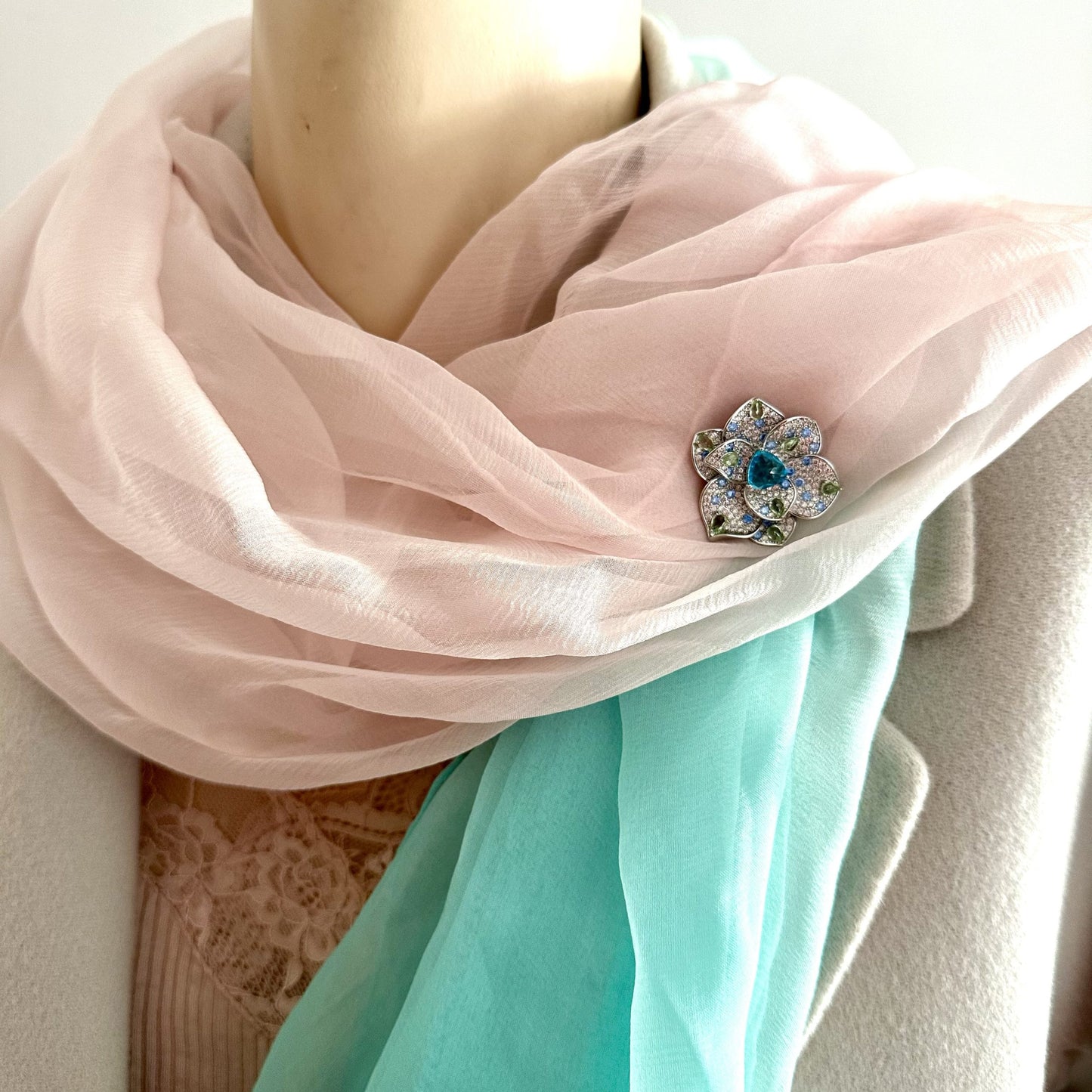 Magnetic Floral Brooch 820030