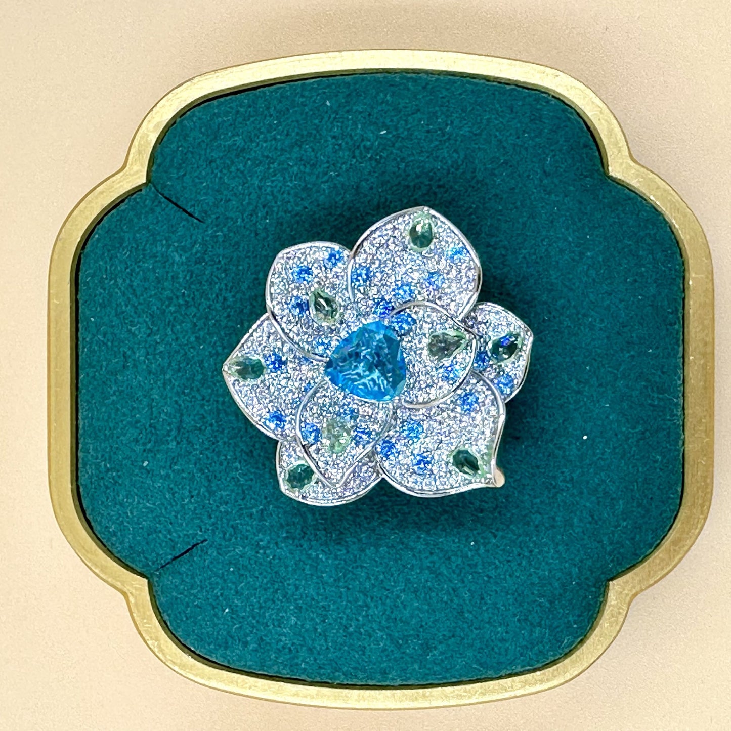 Magnetic Floral Brooch 990029