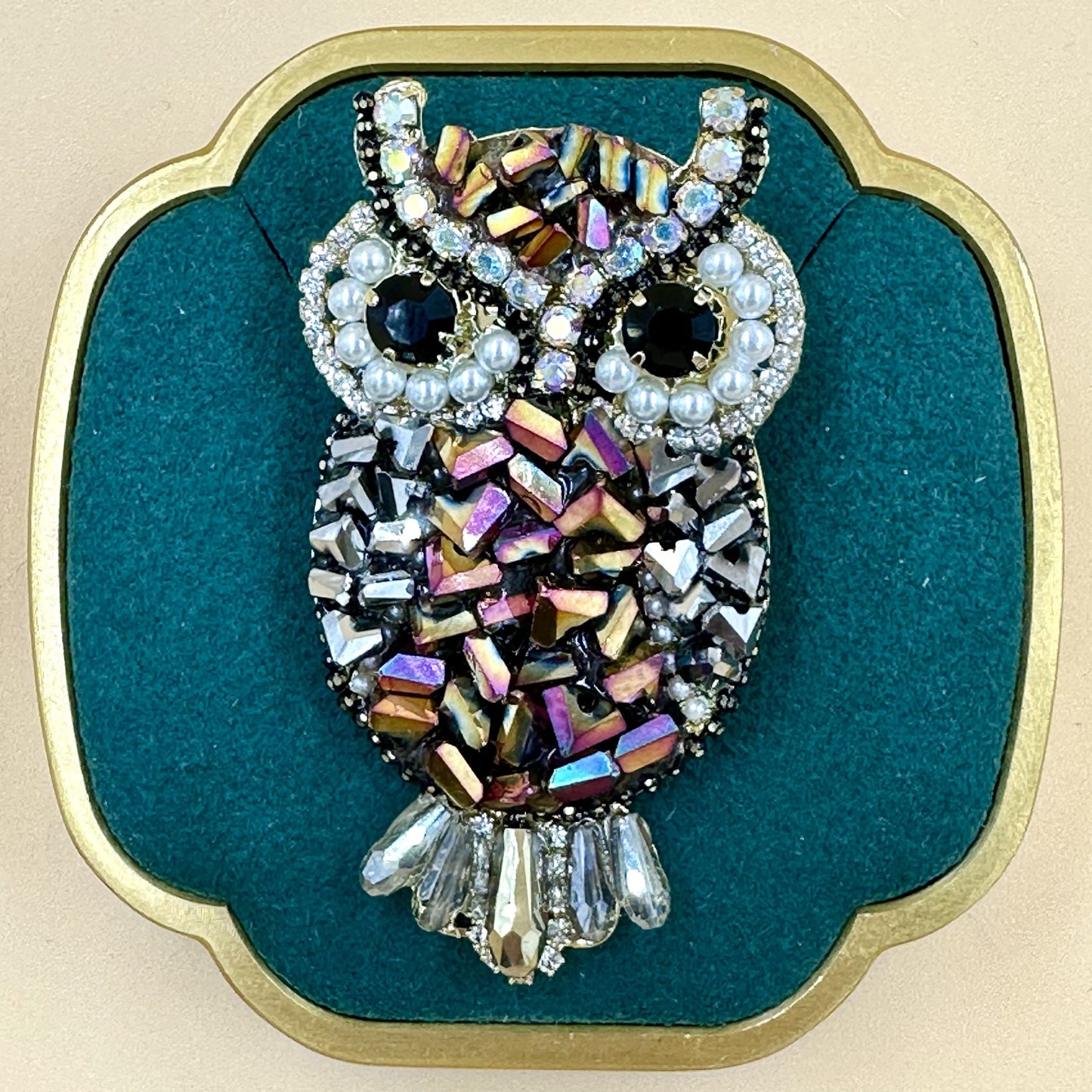 Owl brooch 2 colours