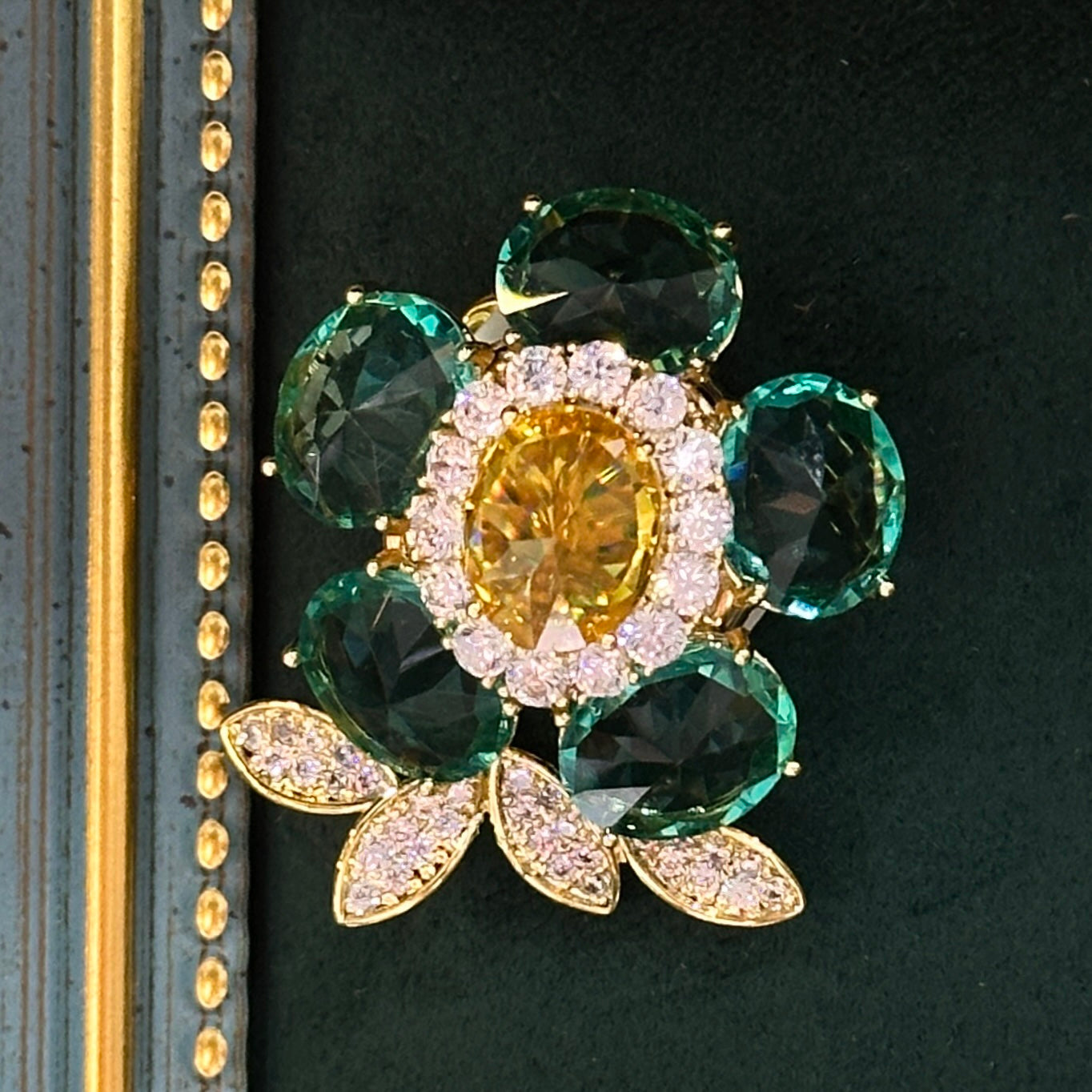 Magnetic Floral Brooch 730019