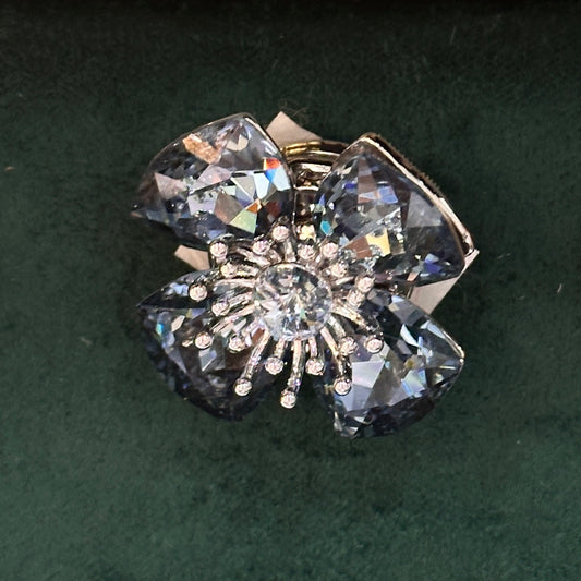 Magnetic Floral Brooch 590020