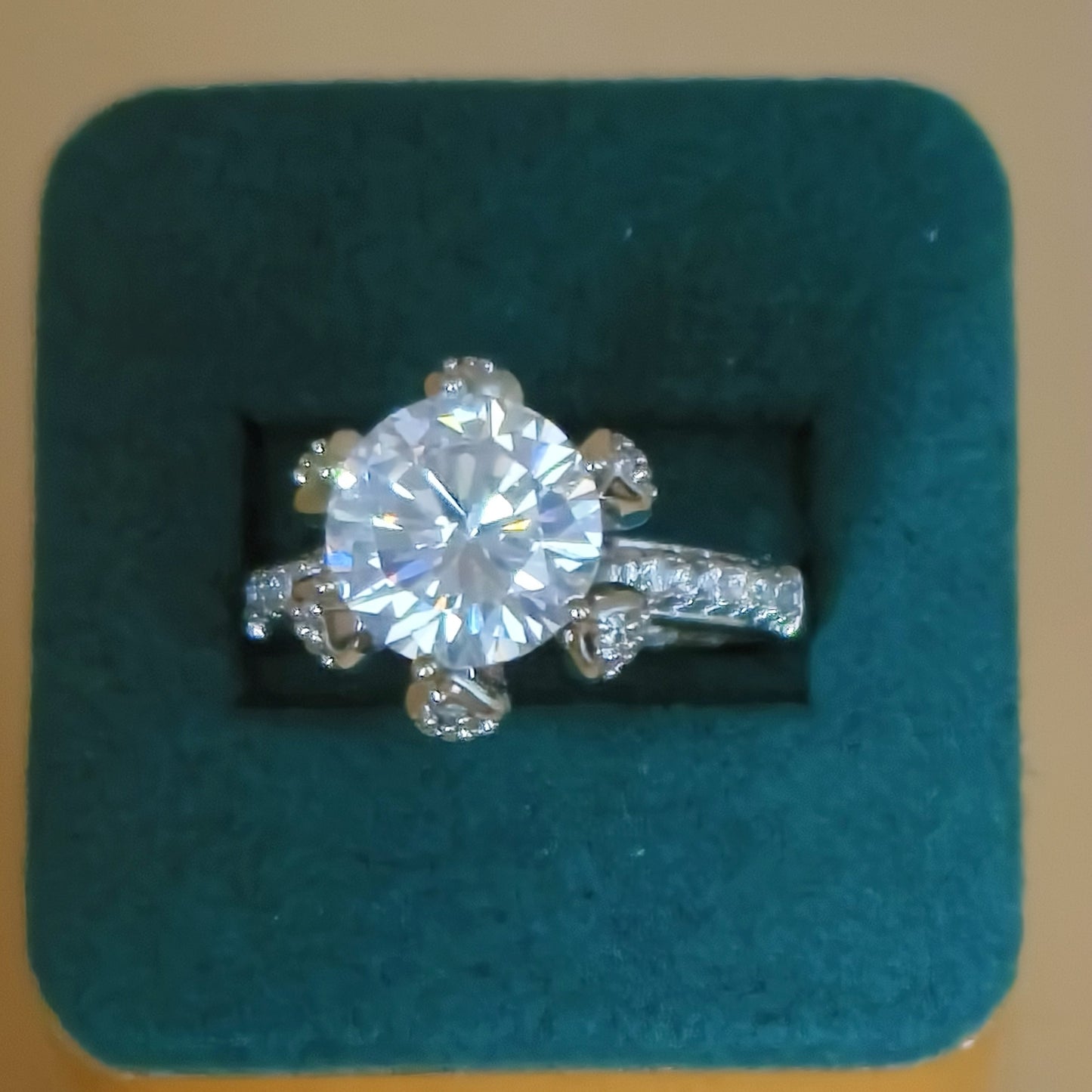 Round Cubic Zirconia Diamond Ring silver